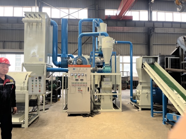 Waste printed circuit board recycling equipment